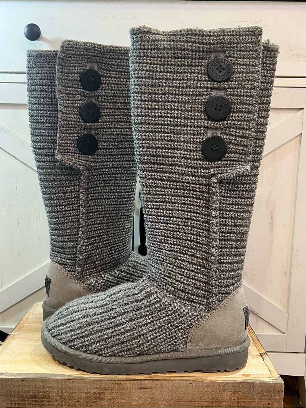 UGG Australia Classic Cardy gray knit boots Size 8